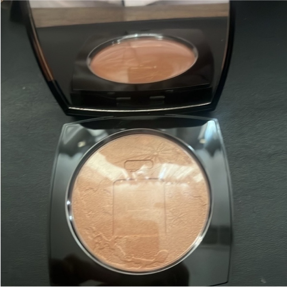 Chanel Éclat Lunaire OVERSIZED Illuminating Powder LIMITED EDITION Or Rose - Picture 2 of 7
